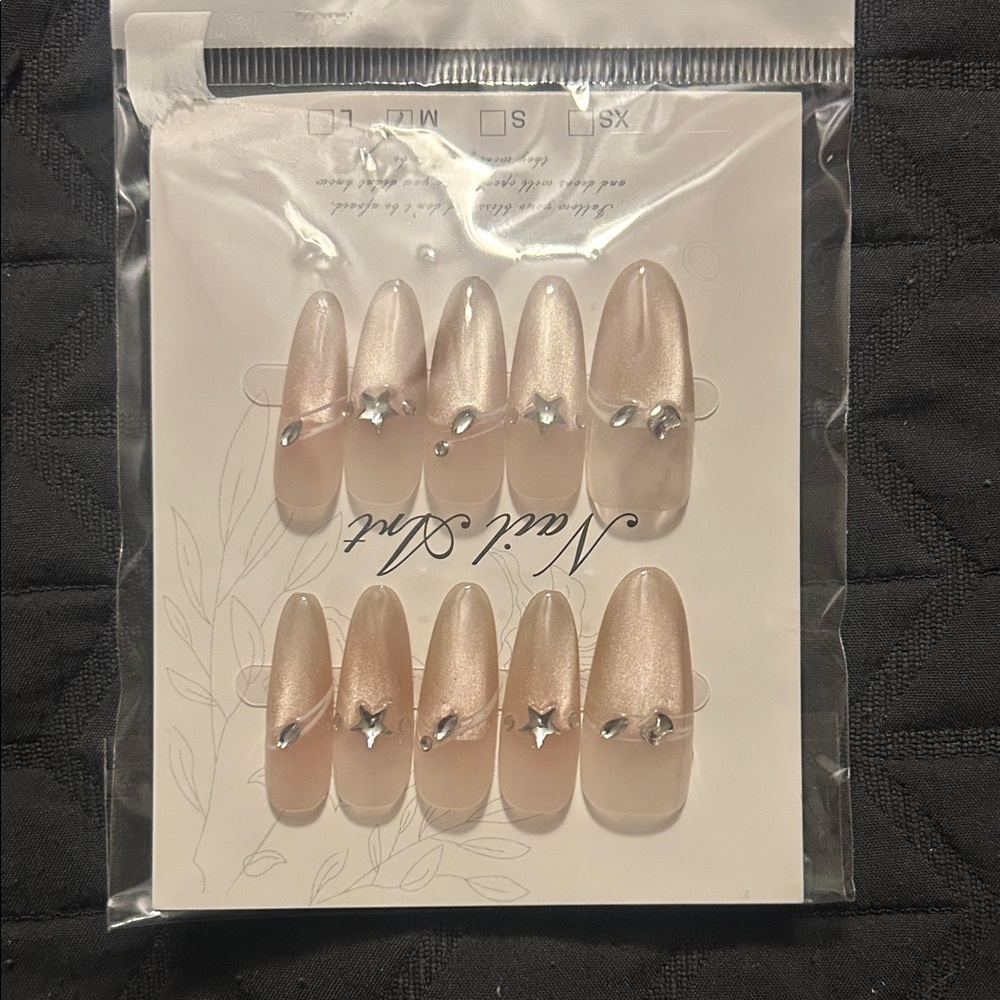 Elegant Nude Like Cat Eye Press-On Nails with Silver Stars